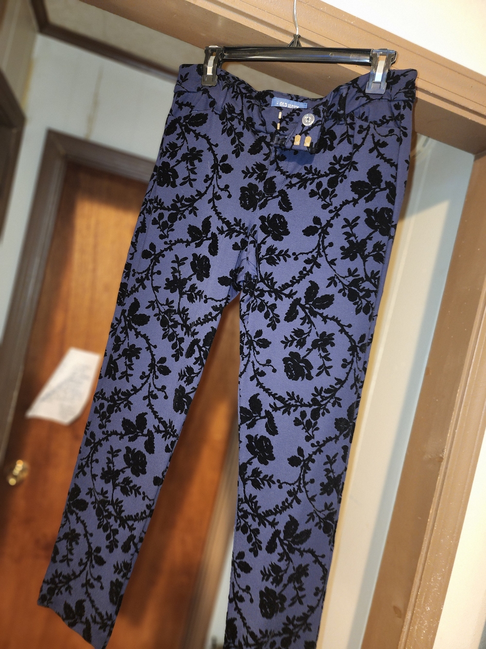 Old Navy Black Floral-Print Slim Jeans on Blue